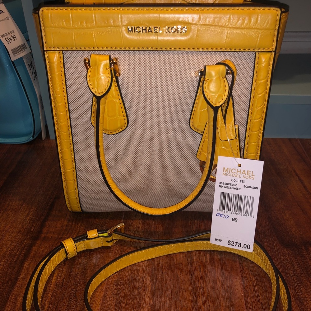Michael kors purse with shoulder belt NWT